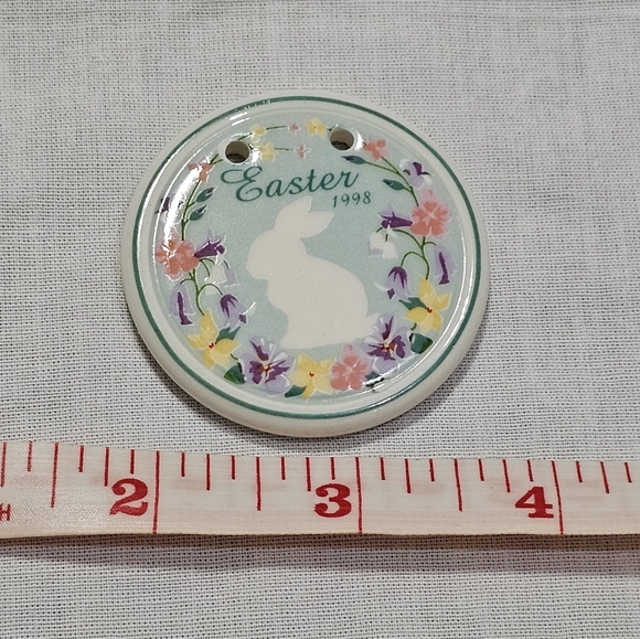 Longaberger Basket Tie-On #34100 - 'Easter 1998' - 1997 - Picture 2 of 8